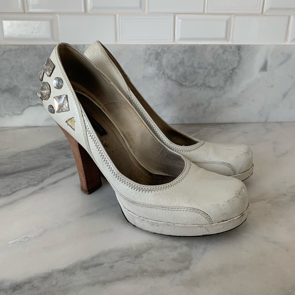 Louis Vuitton white leather platform pump